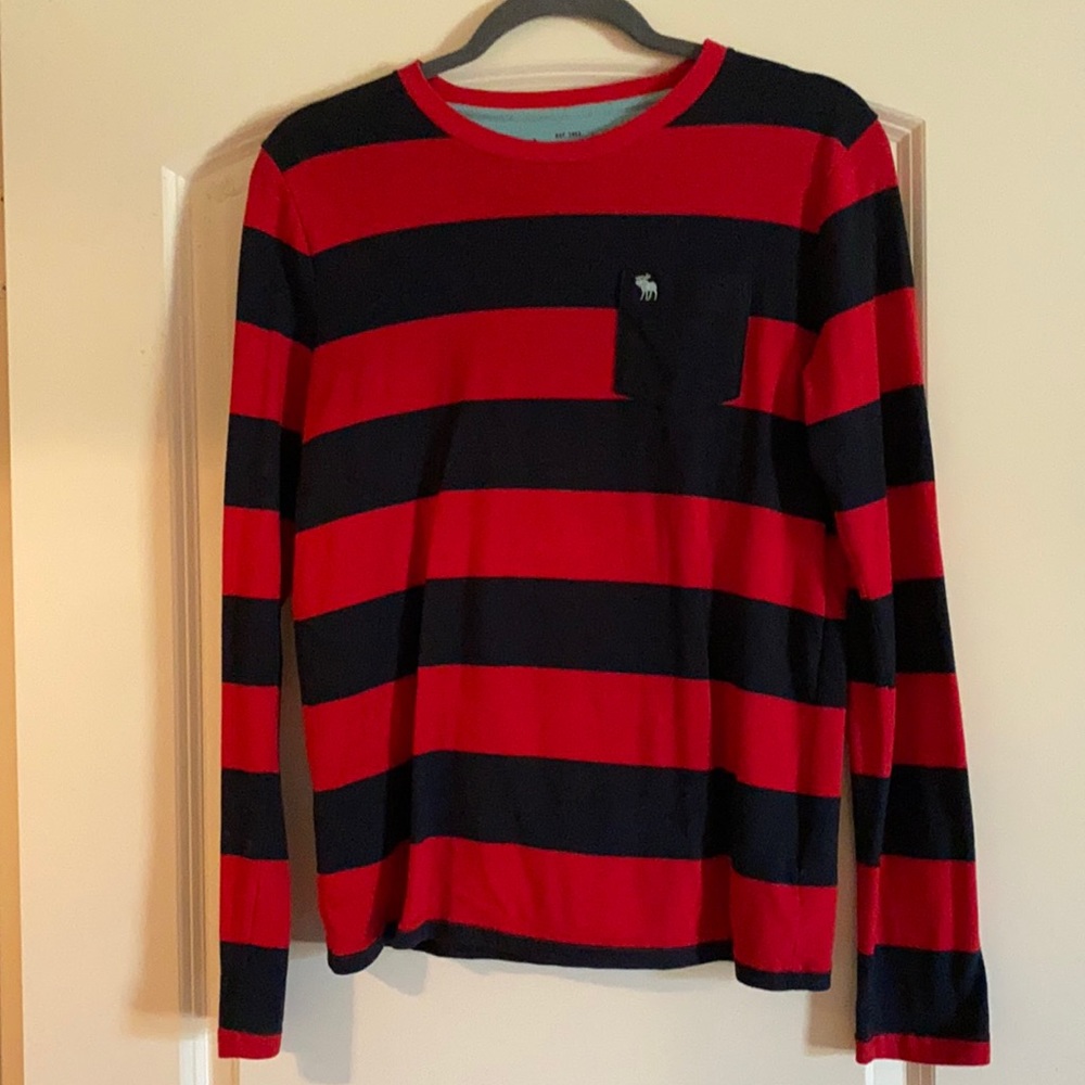 Boys Abercrombie kids long sleeve size 15/16.
